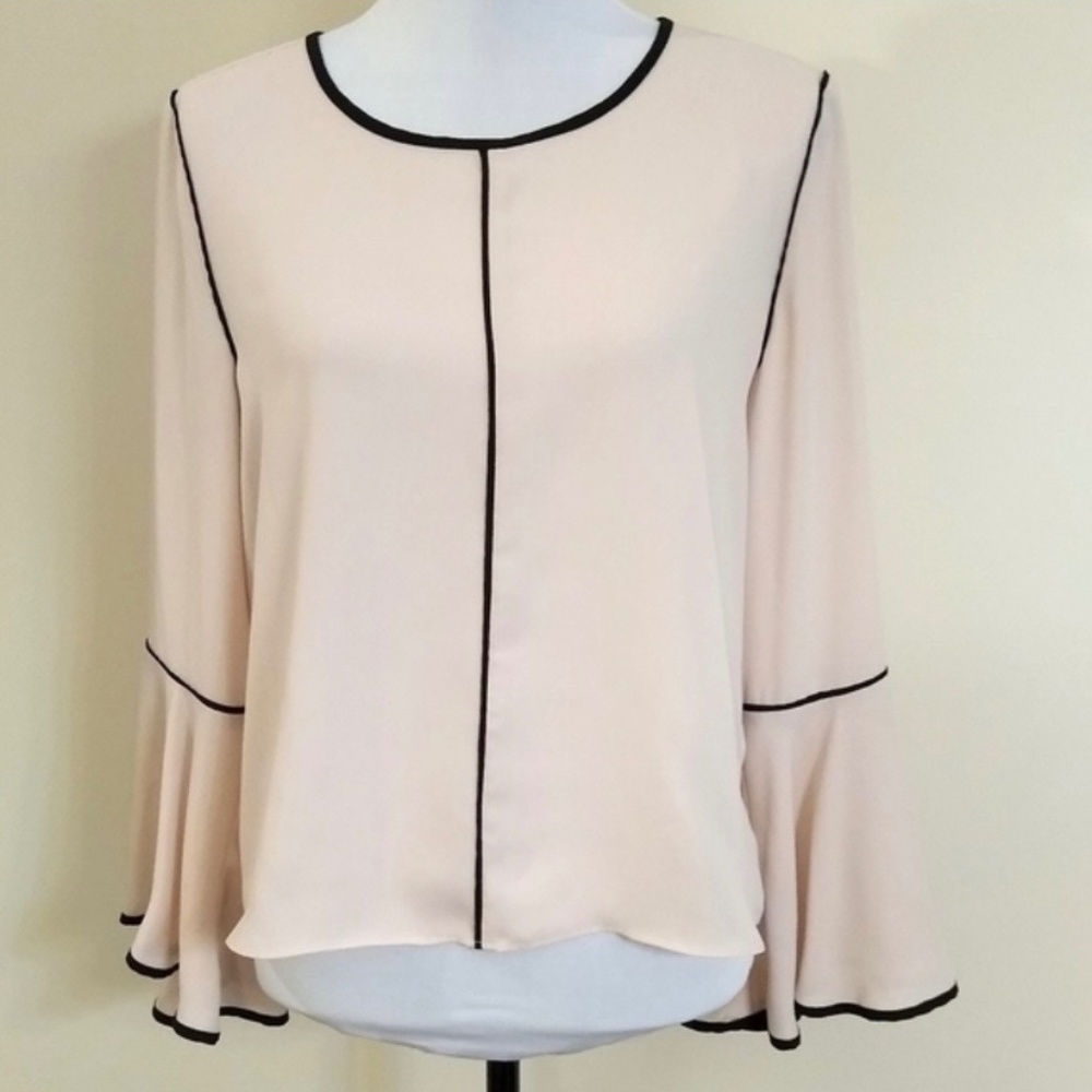 Vince Camuto dusty pink long bell sleeve top, Size S. Pink blouse.